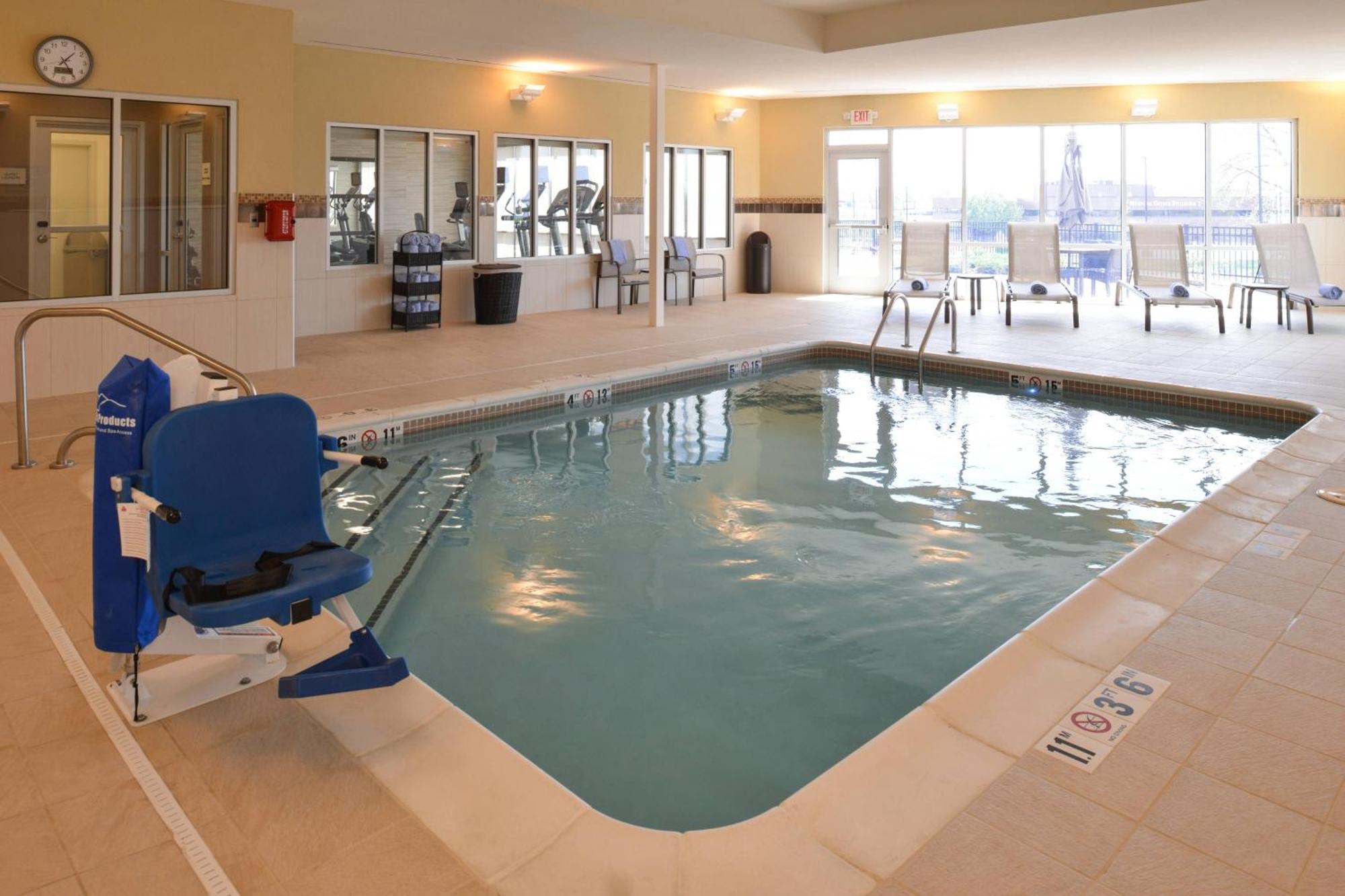 Courtyard By Marriott St. Louis St. Peters Hotell Saint Peters Exteriör bild