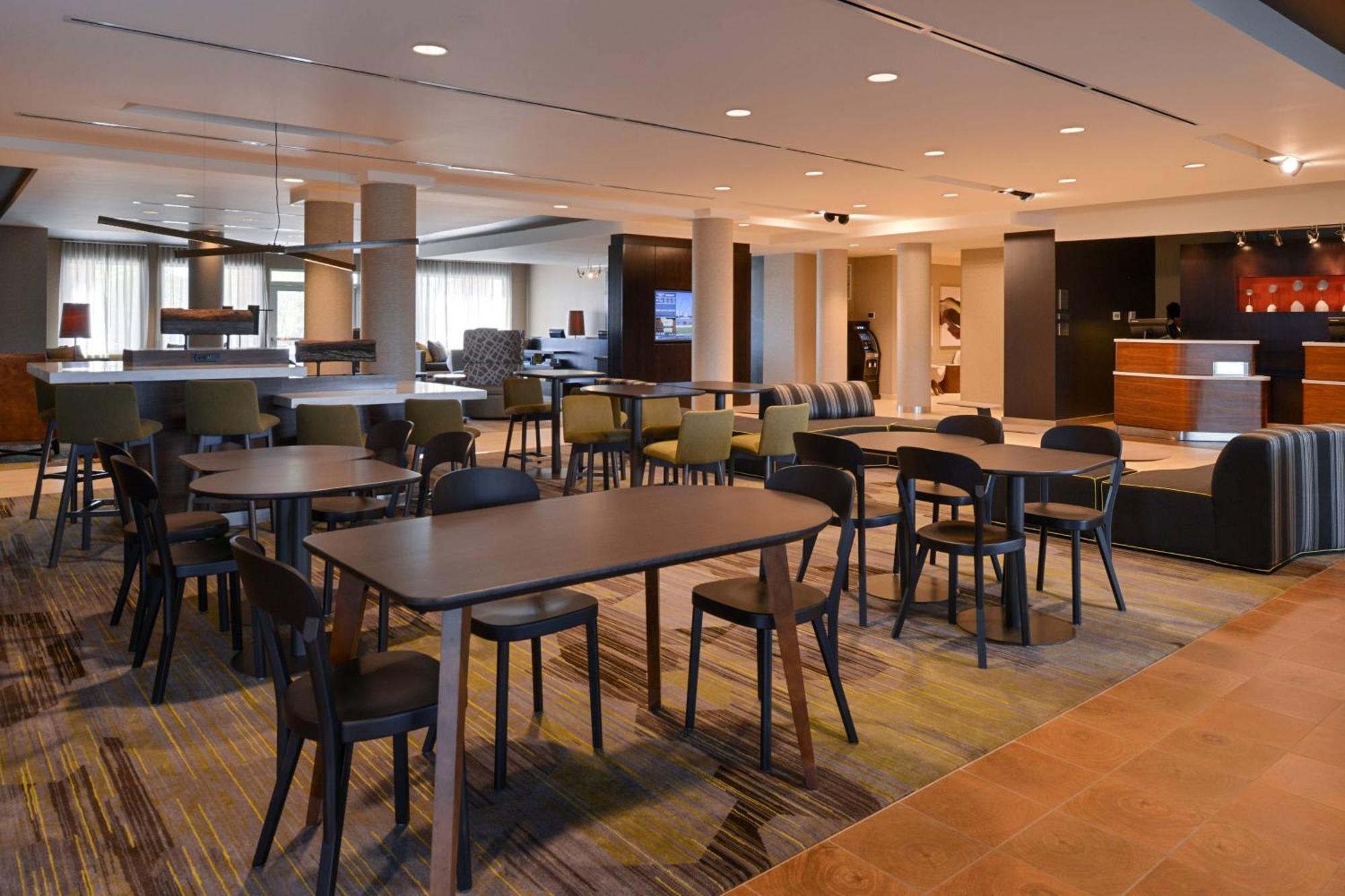 Courtyard By Marriott St. Louis St. Peters Hotell Saint Peters Exteriör bild