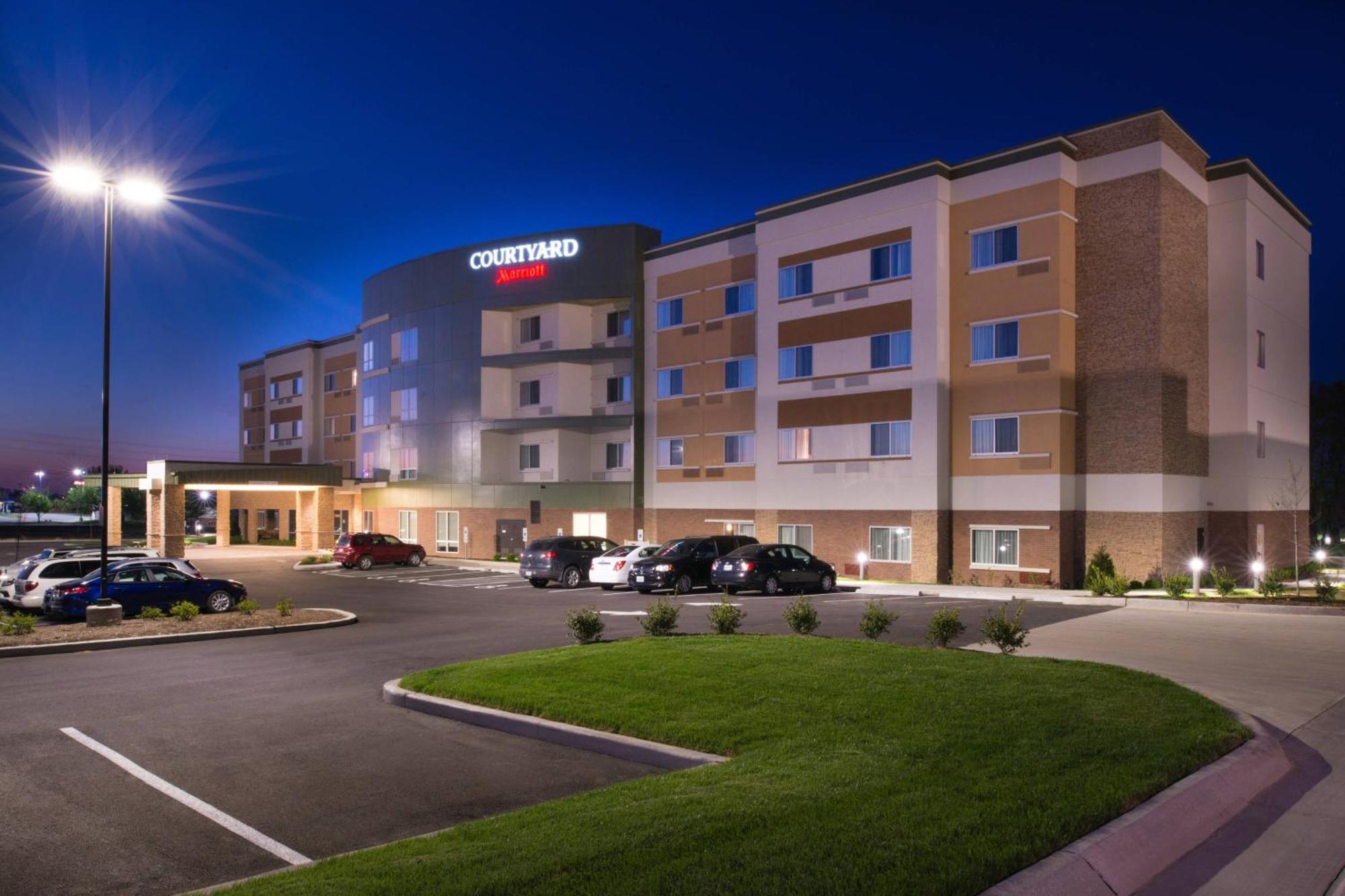 Courtyard By Marriott St. Louis St. Peters Hotell Saint Peters Exteriör bild